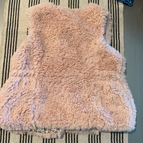 Zara Rose Pink Faux Fur Vest. New without tags. Size 12-18 months. - Picture 4 of 5